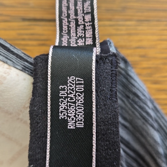 Victoria's Secret No Wire Lightly Padded Bra, Adjustable Straps 32B - Picture 8 of 10